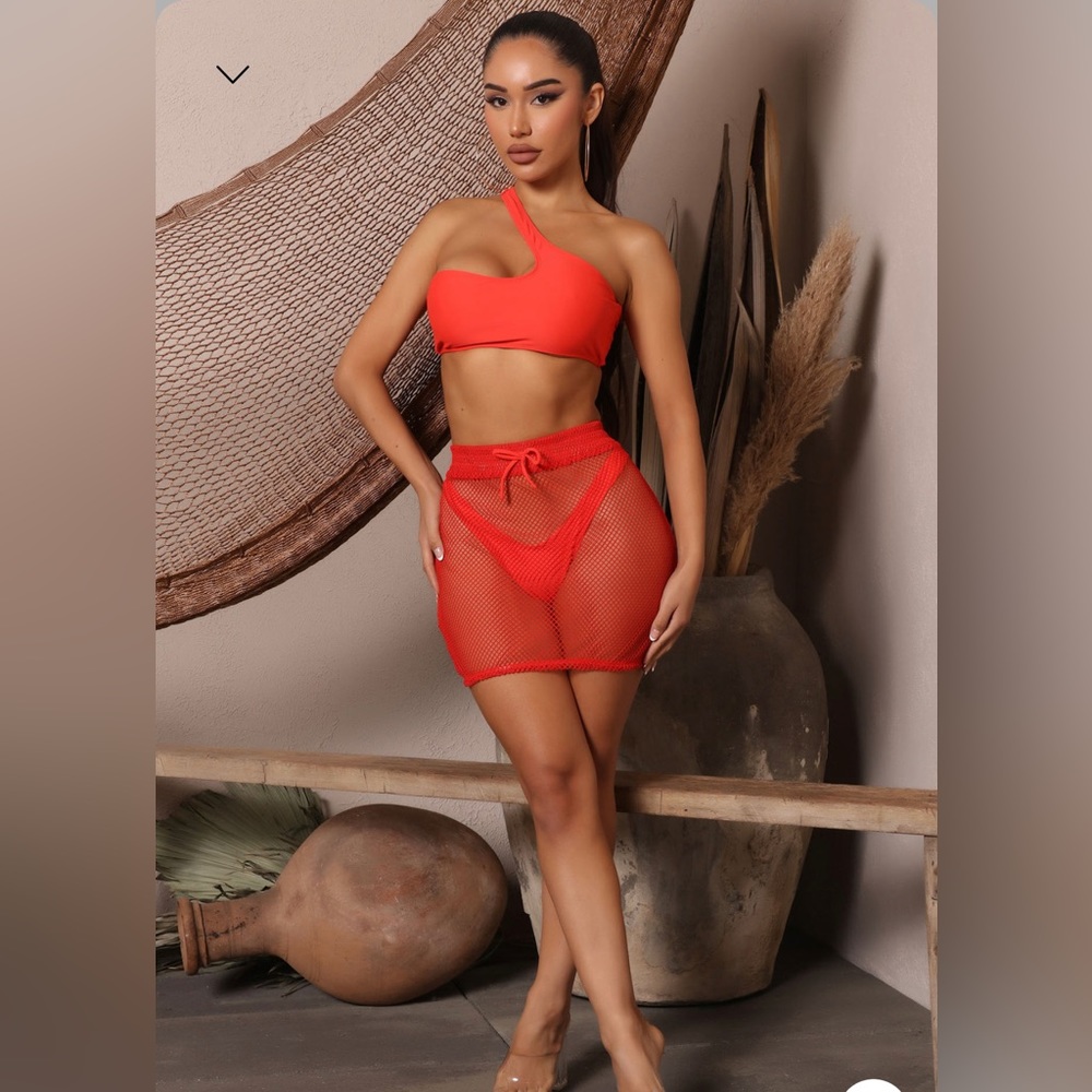 3 piece red bathing suit. Size small. Brand new!!